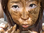 Perverse Japanerin frisst Scheisse